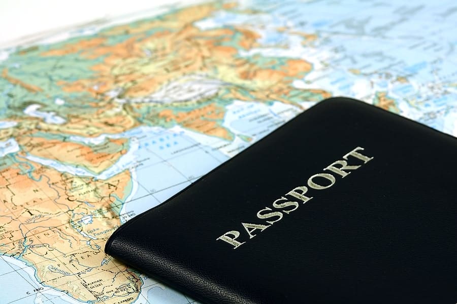 6 Essential documents to carry when travelling abroad