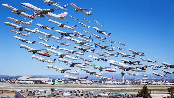 many-airplanes-flying-together-amazing