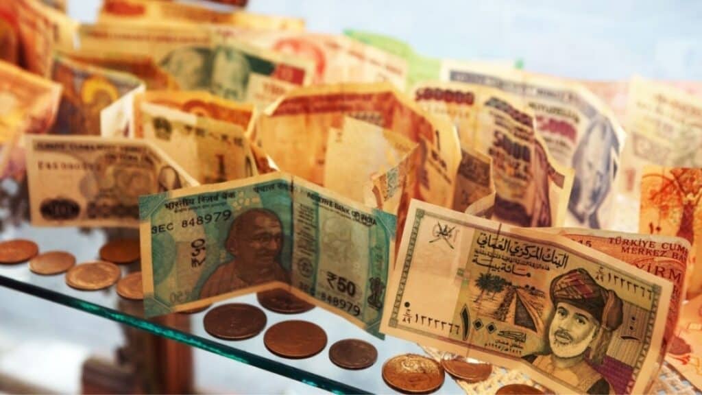 How Do Banks in India Get Foreign Currency